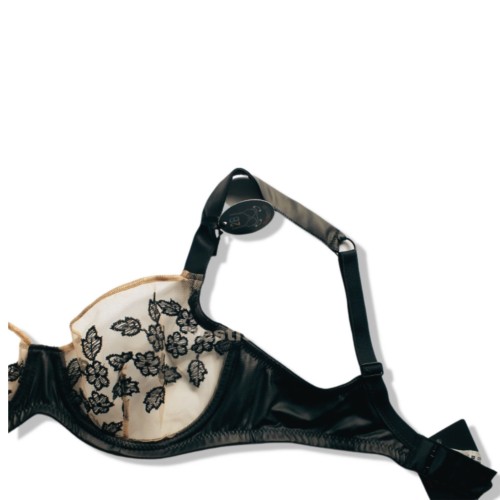 biustonosz na fiszbinach.jpg